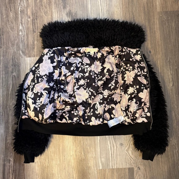 Band of Gypsies Black Shaggy Faux Fur Cropped Bomber Jacket Floral Lined Boho XS - Picture 4 of 7
